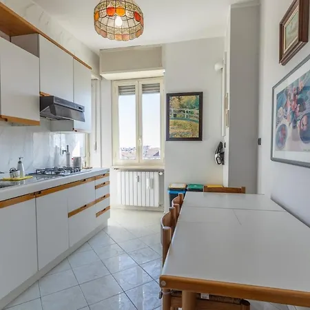 Casa Marina Trilocale Panoramico Vicino Metro 都灵