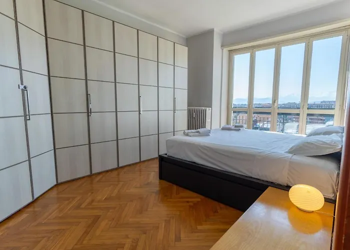 Casa Marina Trilocale Panoramico Vicino Metro Apartamento Turim